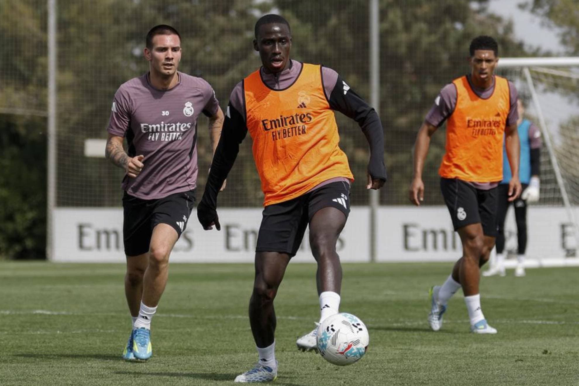 Mendy, en un entrenamiento en Valdebebas antes de caer de nuevo lesionado.