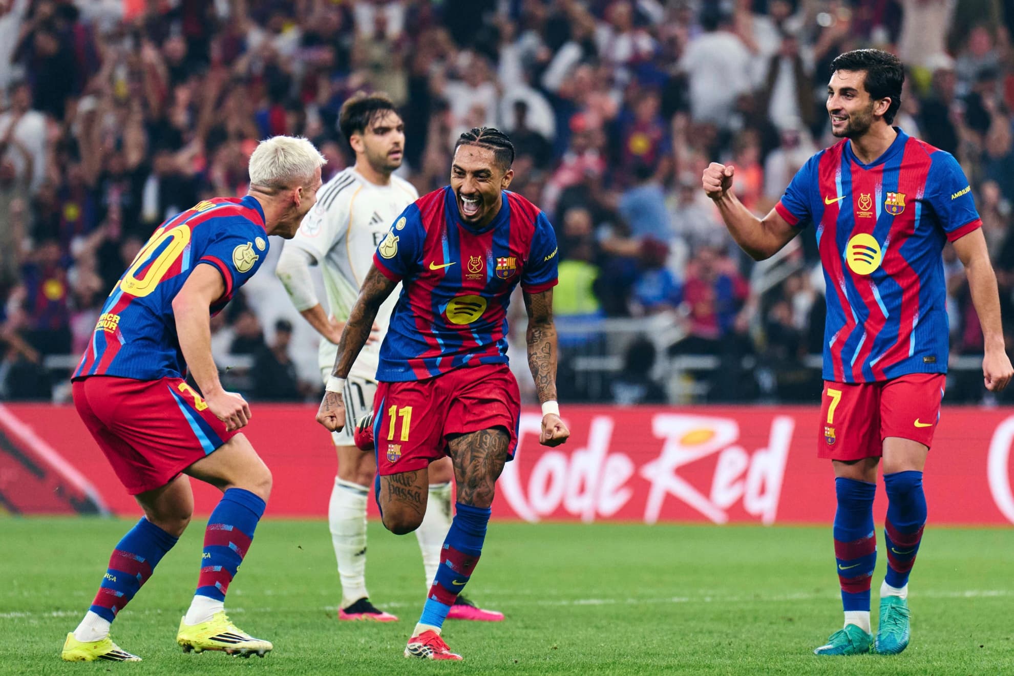 Los jugadores del Barça celebran un gol en la última Supercopa.