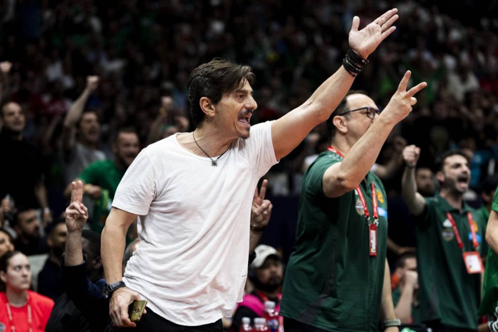 Giannakopoulos, dueño del Panathinaikos, durante un partido del club griego.