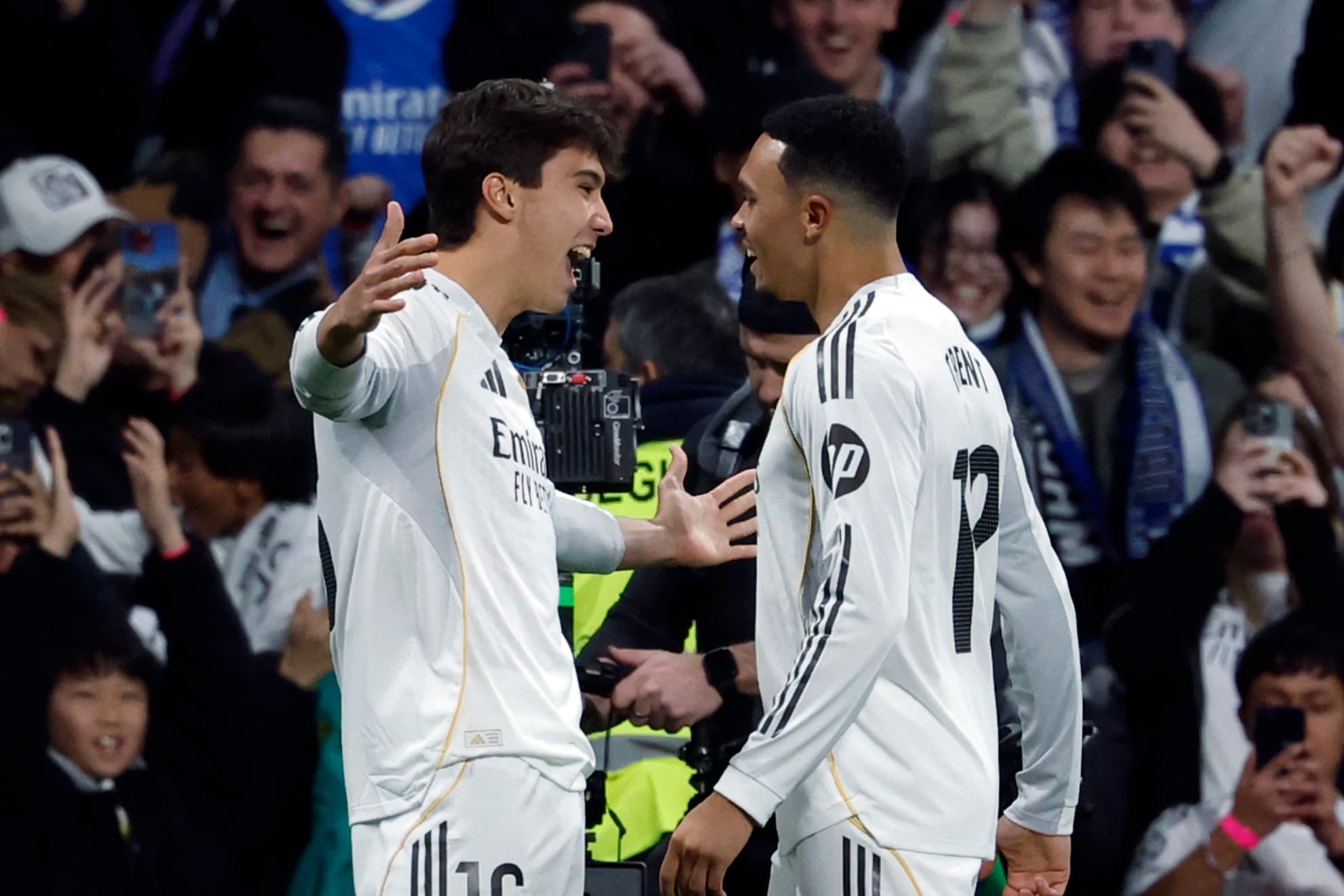 Gonzalo, celebrando un gol con Trent.