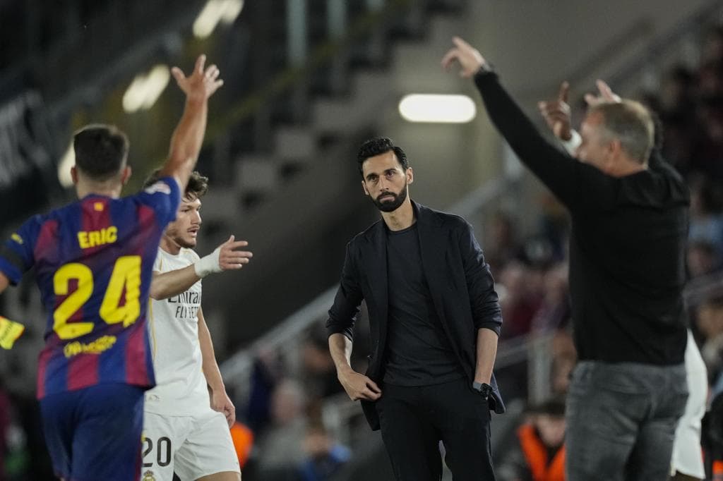 Arbeloa durante el Clásico en el Camp Nou.