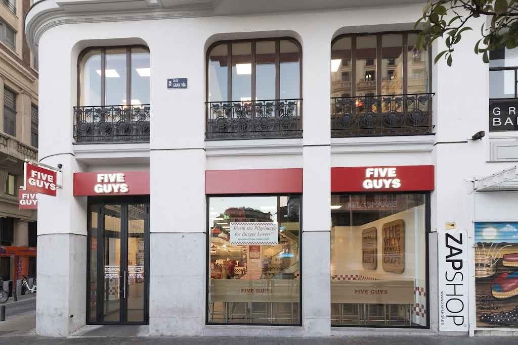 Imagen de una tienda de Five Guys.