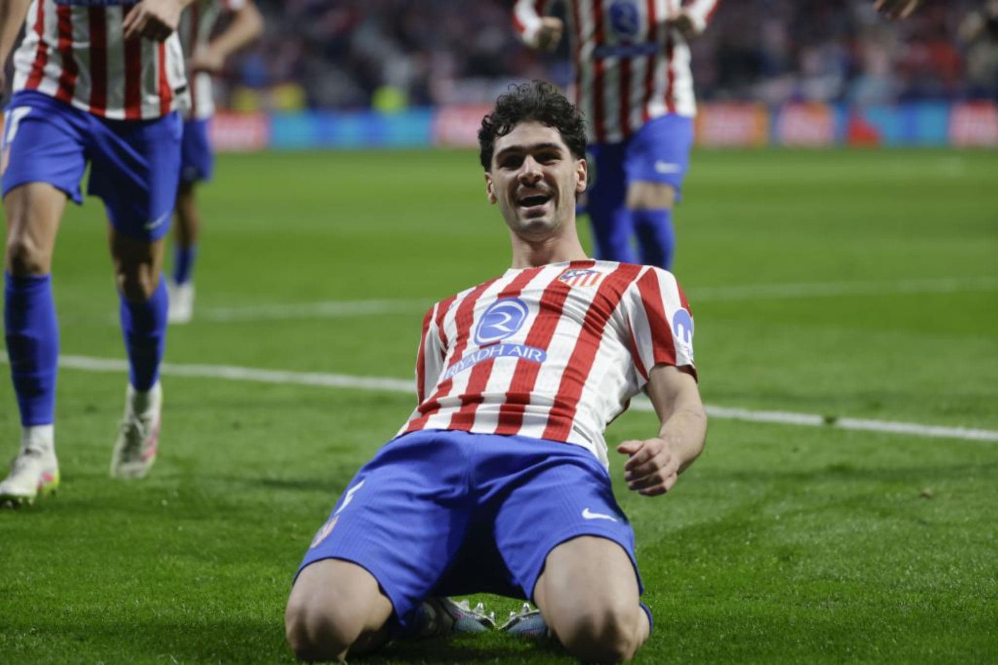 Cardoso celebra un gol con el Atlético.