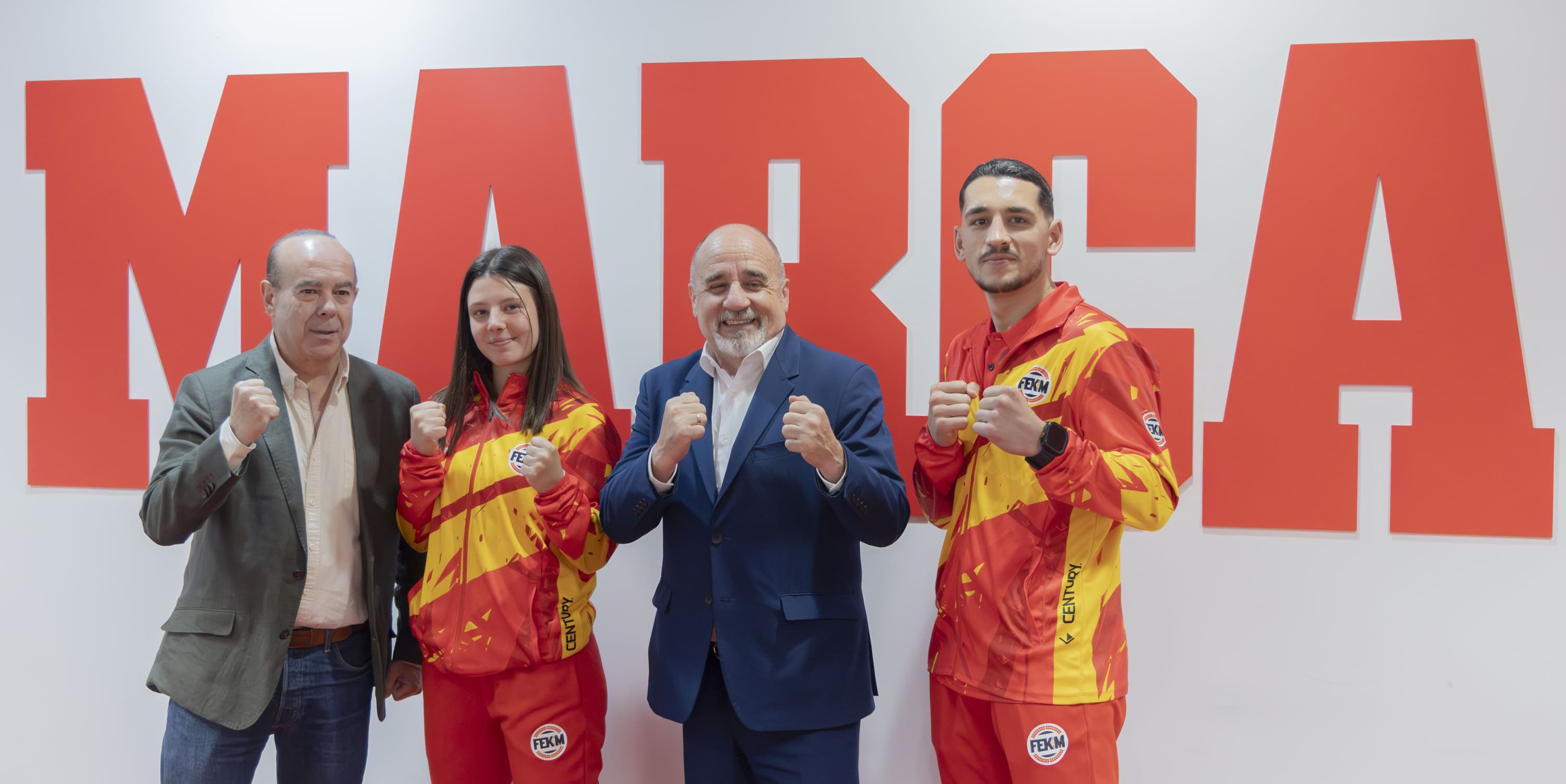 Marquiegui, Requejo, Talero y el presidente de la federación de kickboxing Jesús Eguía