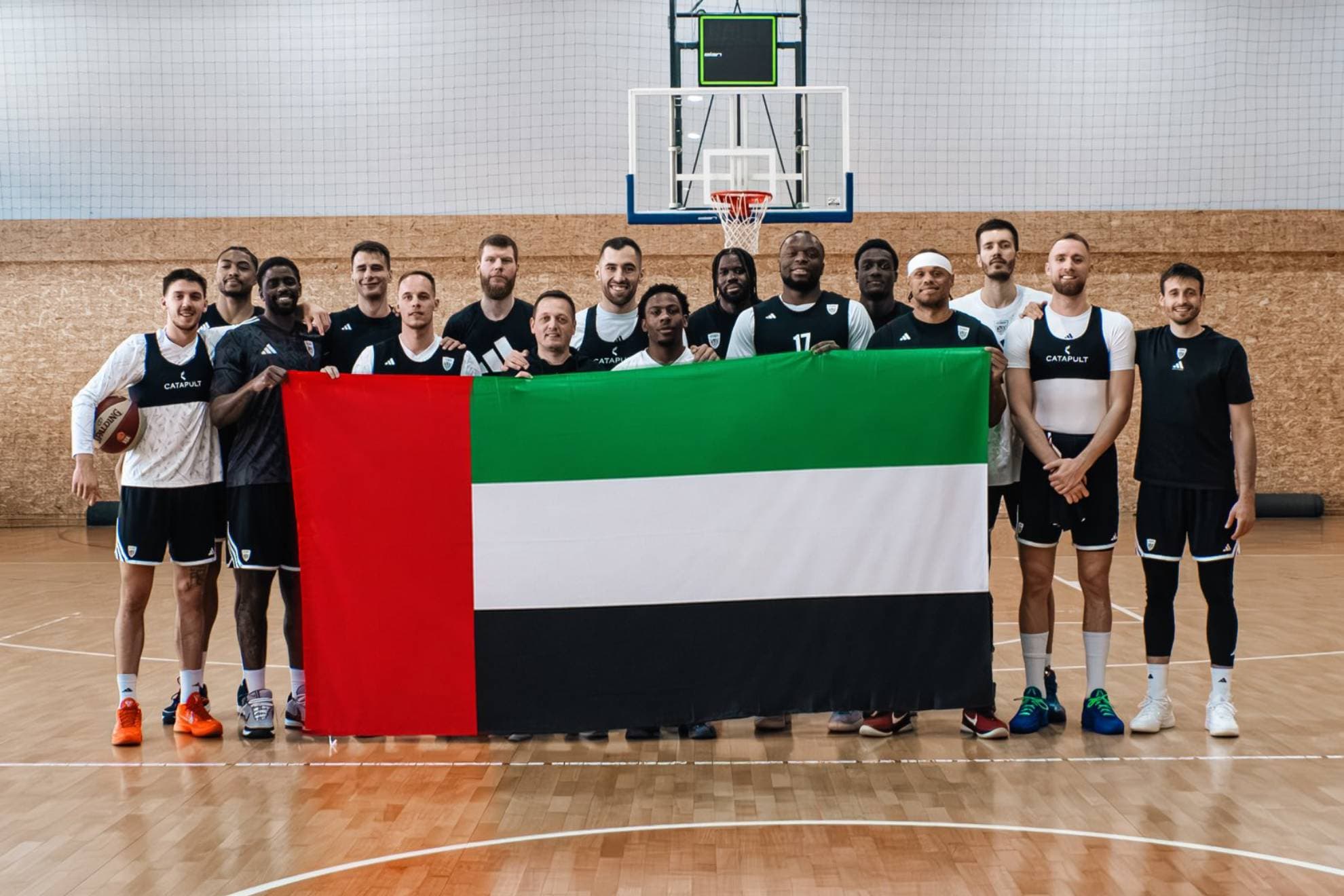 La plantilla del Dubái Basketball..