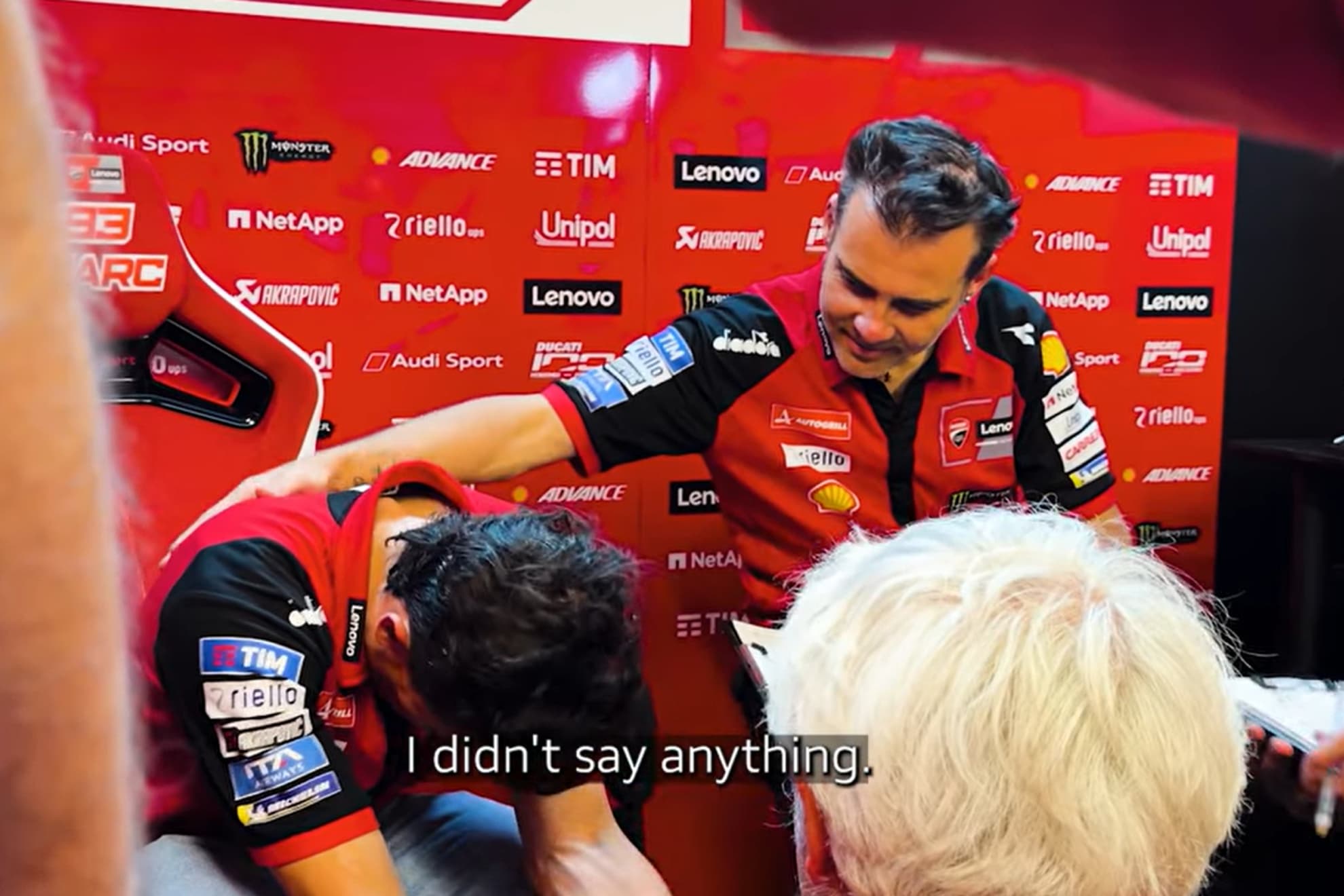 Márquez, en el box de Ducati.