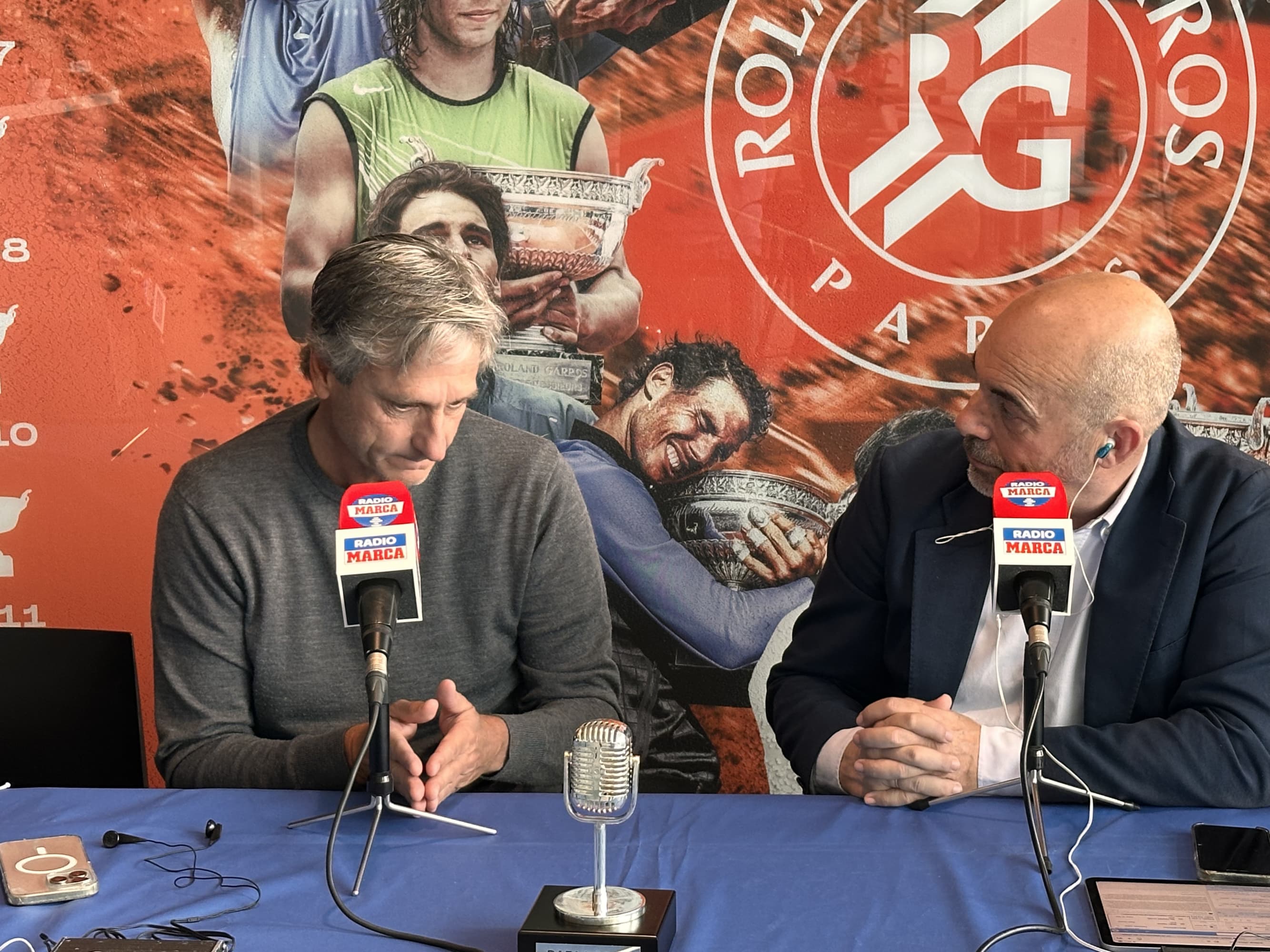 Carlos Costa, con Raúl Varela en La Tribu.
