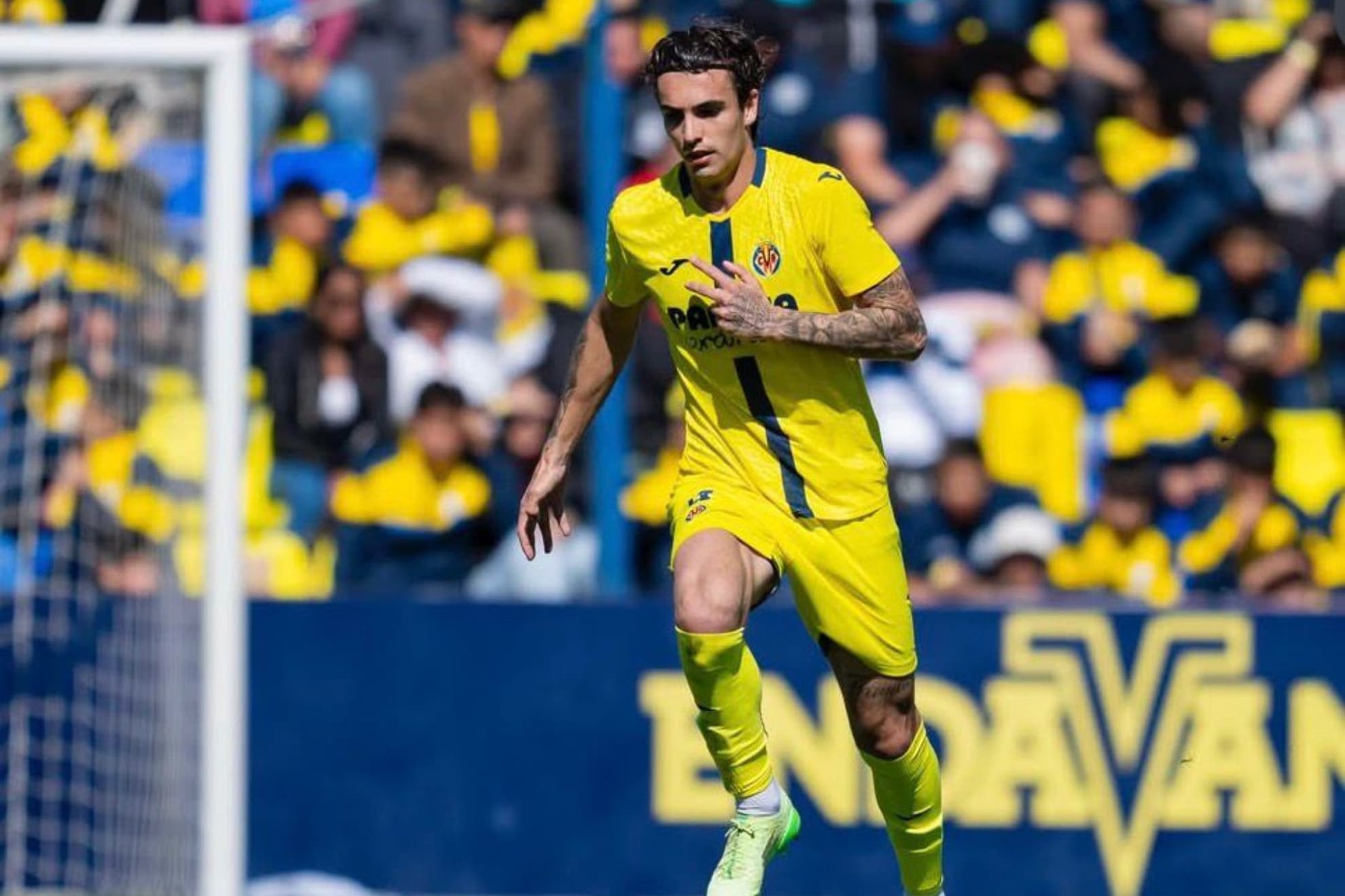 Ismael Sierra con el filial del Villarreal.