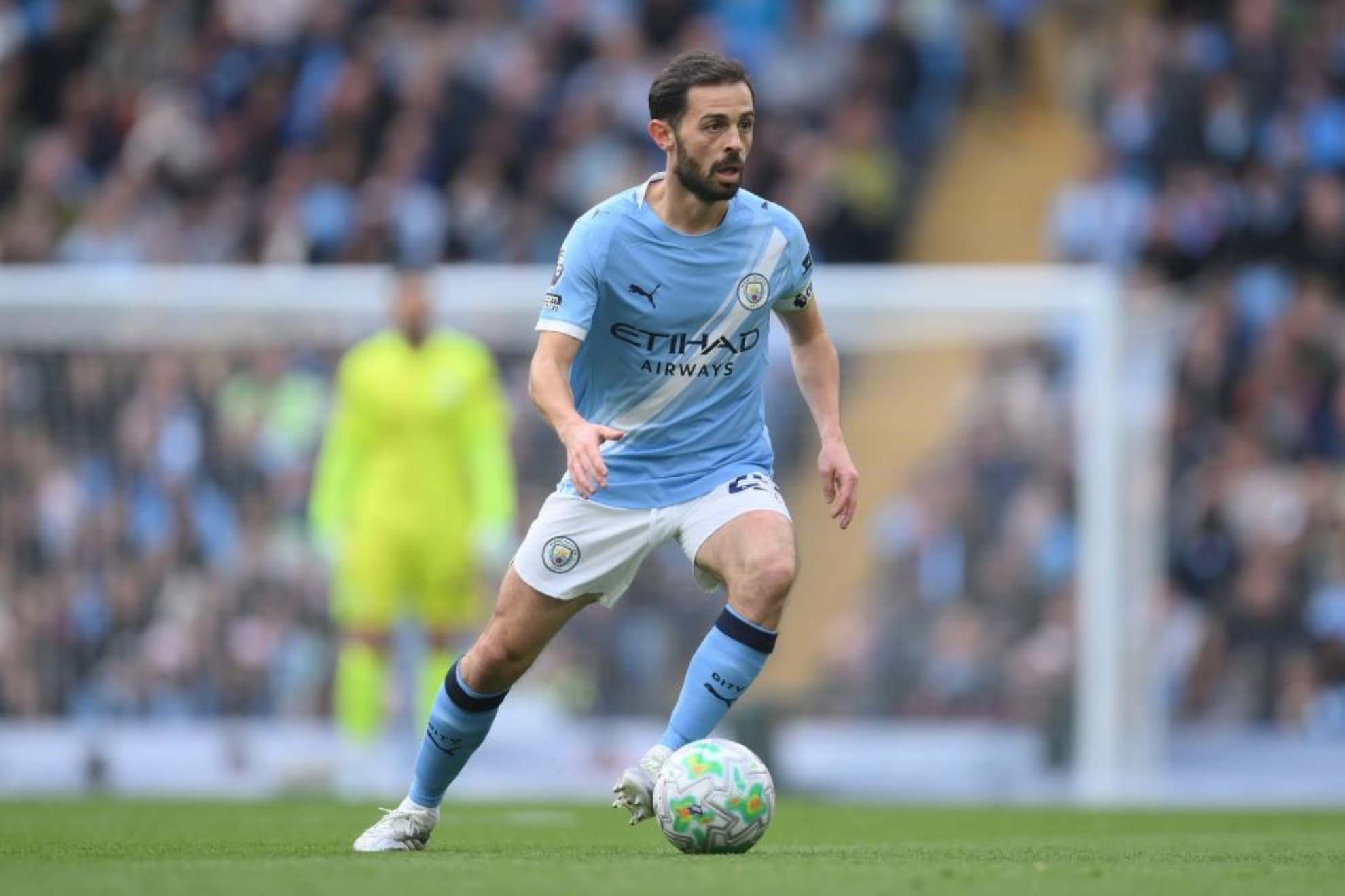 Bernardo Silva, con balón.