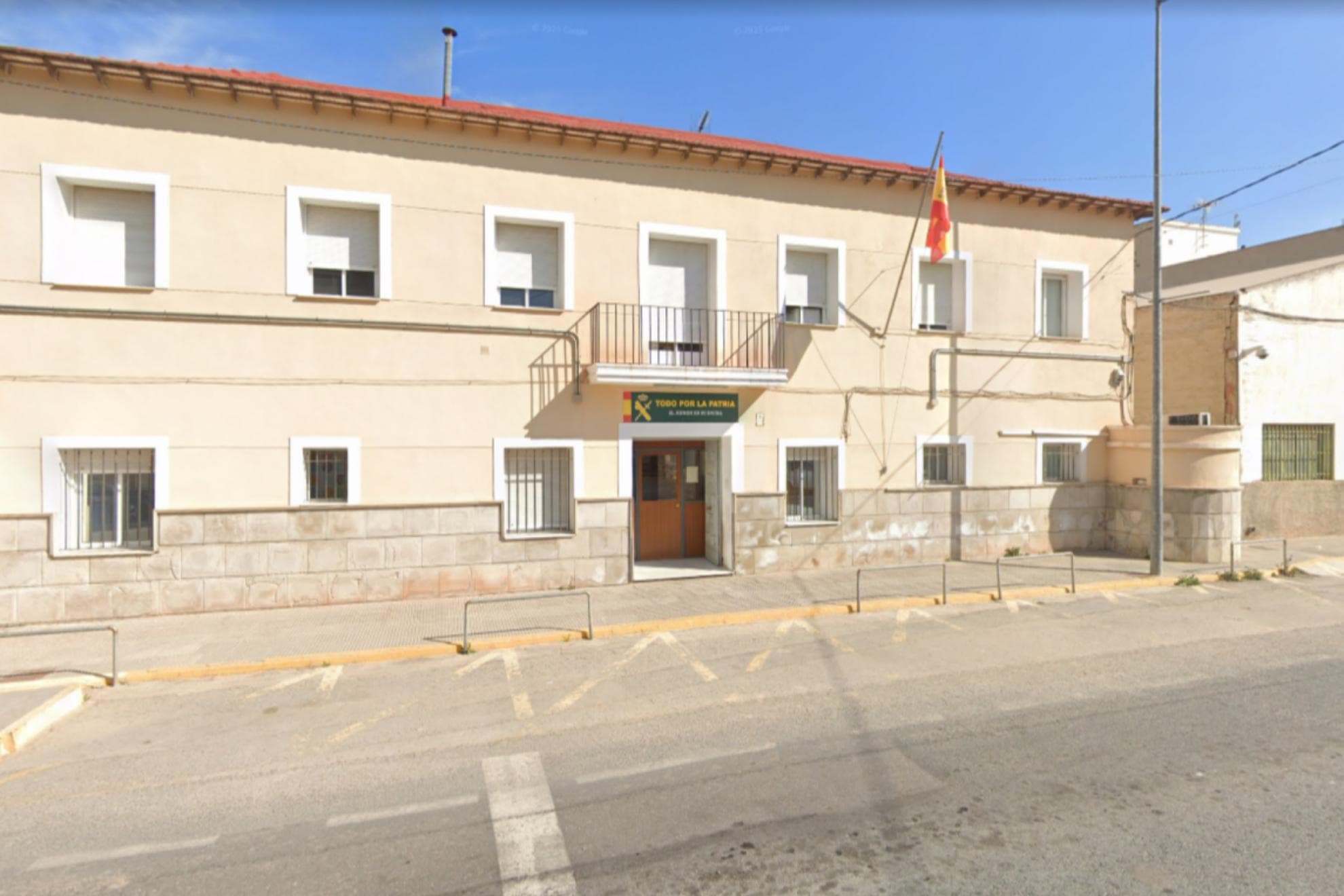 La casa cuartel de la Guardia Civil de Dolores.