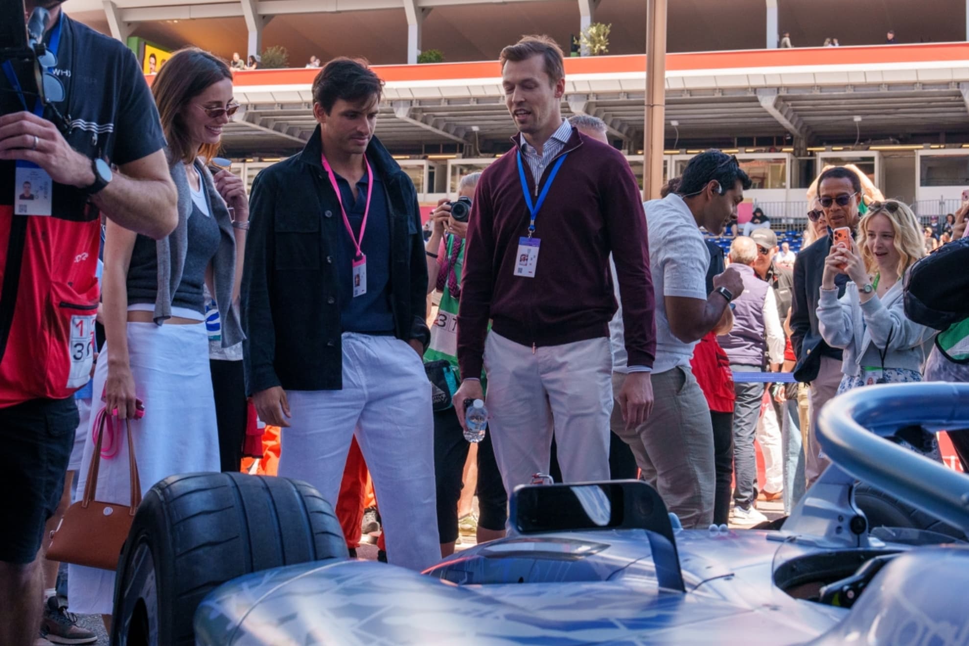 Carlos Sainz pudo conocer más de cerca los monoplazas Gen4.