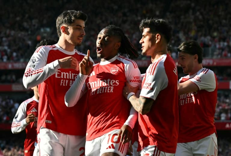 Eze rocket fires Arsenal back into top spot in Premier League