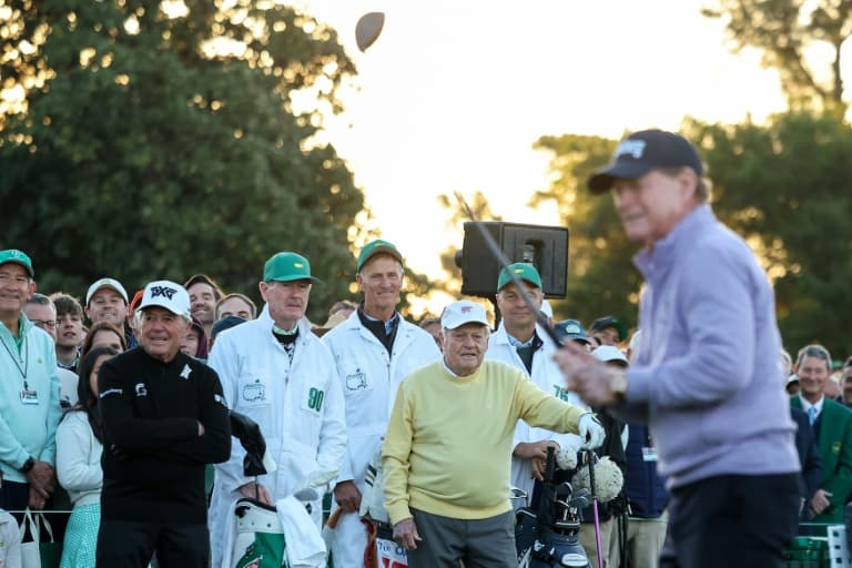 Player tells Tiger to 'get a chauffeur'
