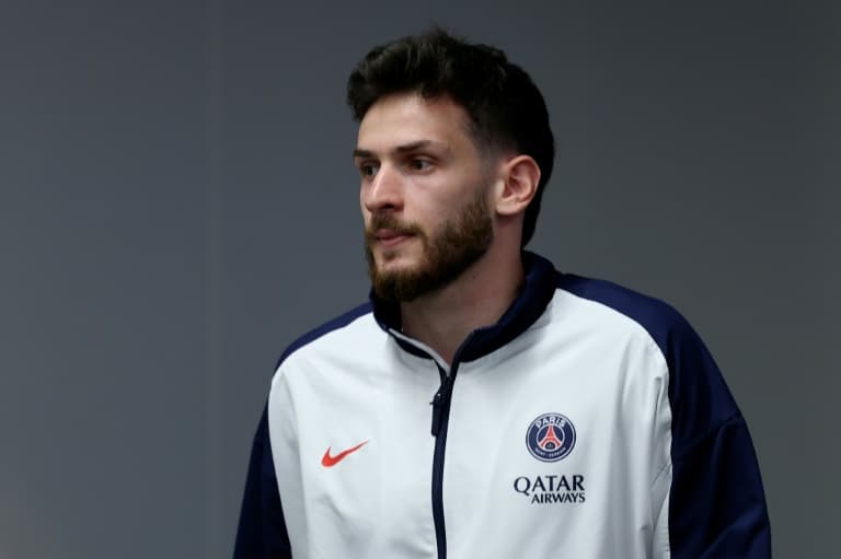 Thrilling Kvaratskhelia hoping to drive PSG to another Champions League final