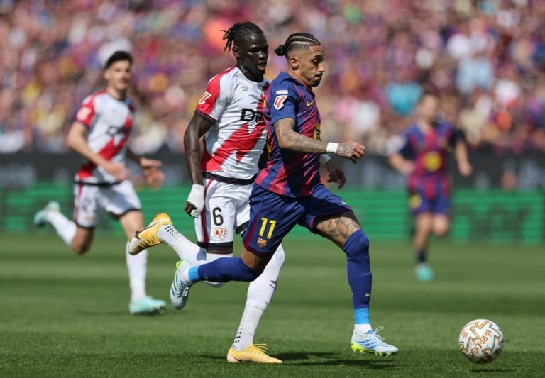Flick happy Raphinha back for Barca with title in sight
