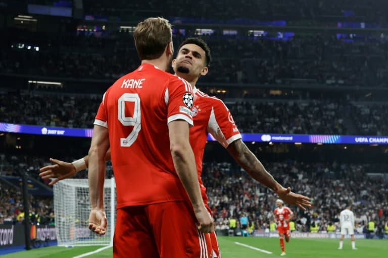 Red-hot Bayern on cusp of Bundesliga title as perfect week rolls on