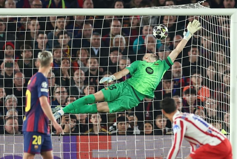 Atletico punish 10-man Barcelona, take control of Champions League tie