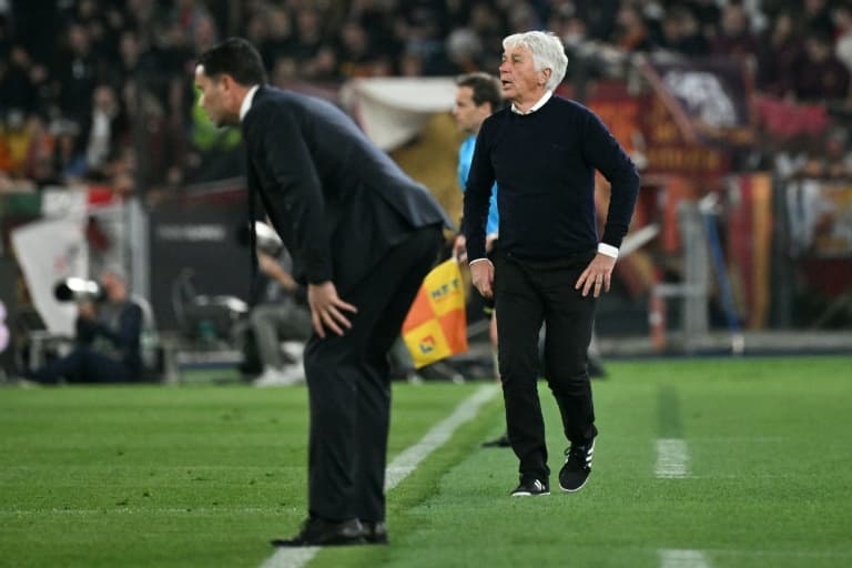 Roma hammer Fiorentina to remain in Champions League hunt