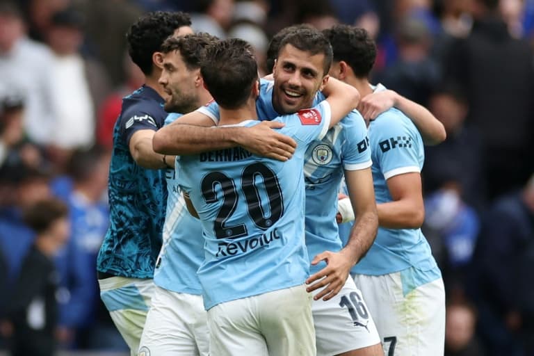 Man City still dream of Premier League glory after FA Cup win: Silva