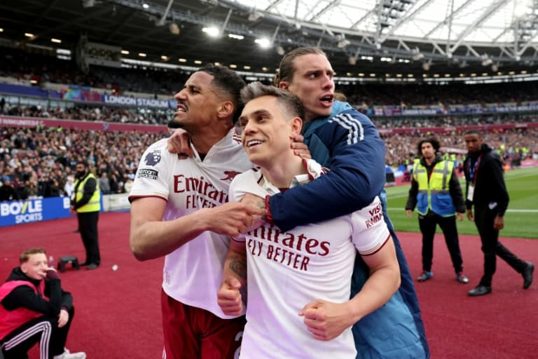 Arsenal on brink of Premier League title, Villa slip up in Champions League chase