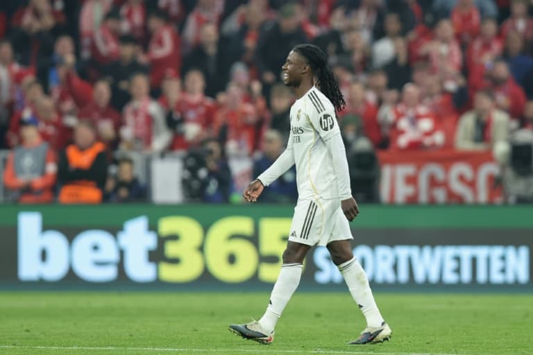 Real slam 'unbelievable' red card after Bayern defeat