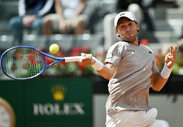 Sinner dismisses Pellegrino to reach Italian Open quarter-finals