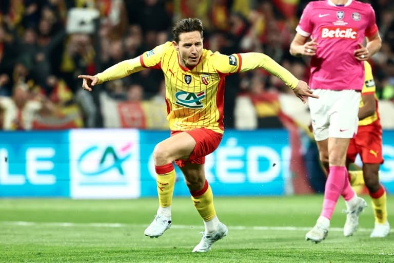 Lens sweep past Toulouse to reach French Cup final