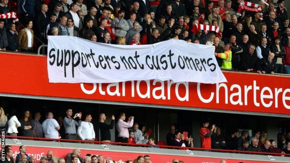 Liverpool’s captain calls for “resolution” in ticket price stand off