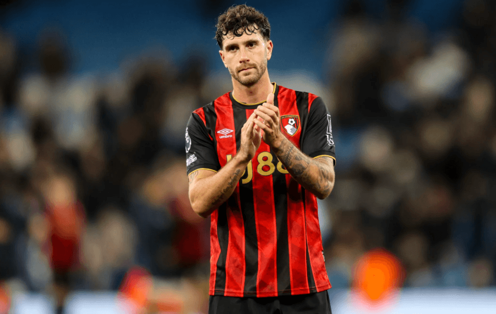 Report: Liverpool could hijack move for Premier League defender