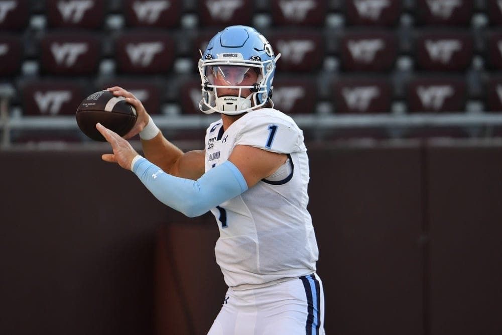 Wisconsin football insider heavily praises team's quarterback room