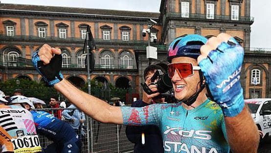 Ballerini survives crash for Naples Giro stage win