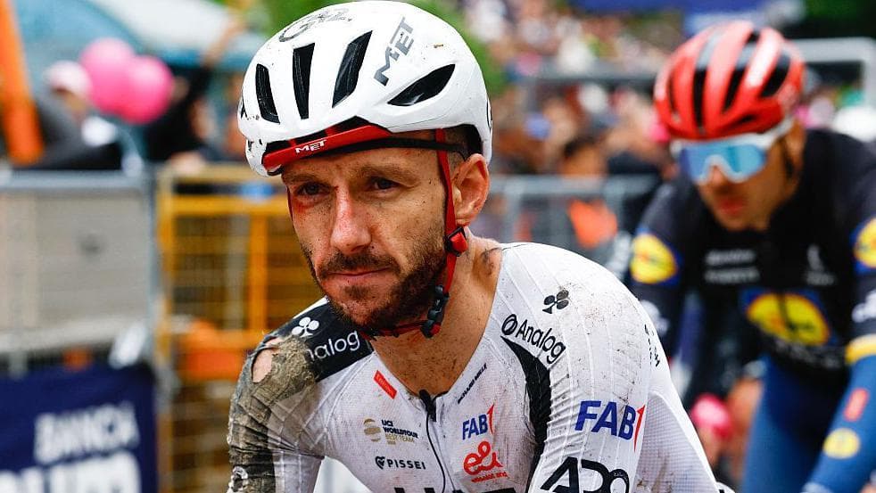 Injured Yates out of Giro after 30-rider crash