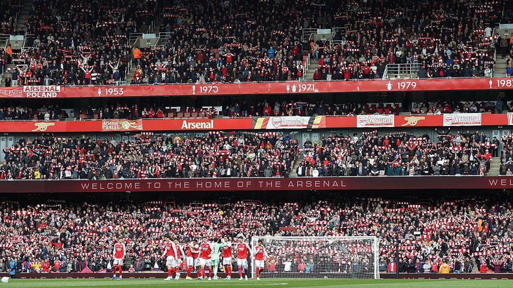 Arsenal's teetering title challenge