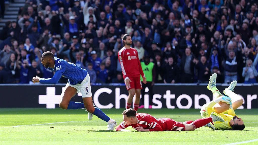 Analysis: Toffees show spirit before late blow