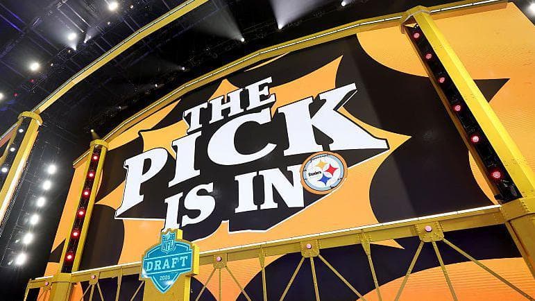 Steelers draft QB with Rodgers future still unclear