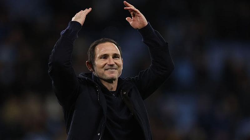 Lampard stays focused with promotion one point away