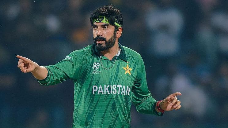 Bears sign 'high-impact' Pakistan spinner Tariq