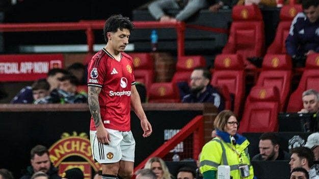 Man Utd's Martinez missing again