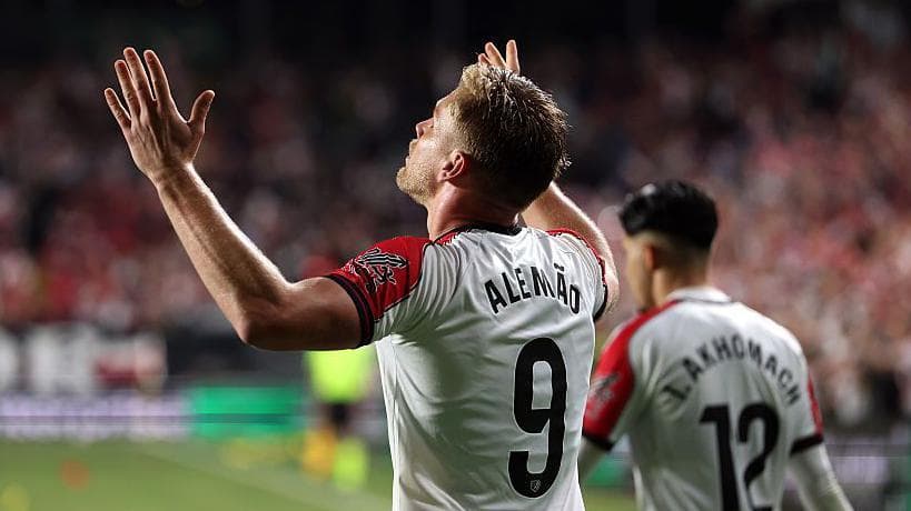 Rayo Vallecano edge out Strasbourg to take semi-final lead