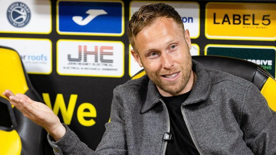 Arfield not throwing name in for Livingston job