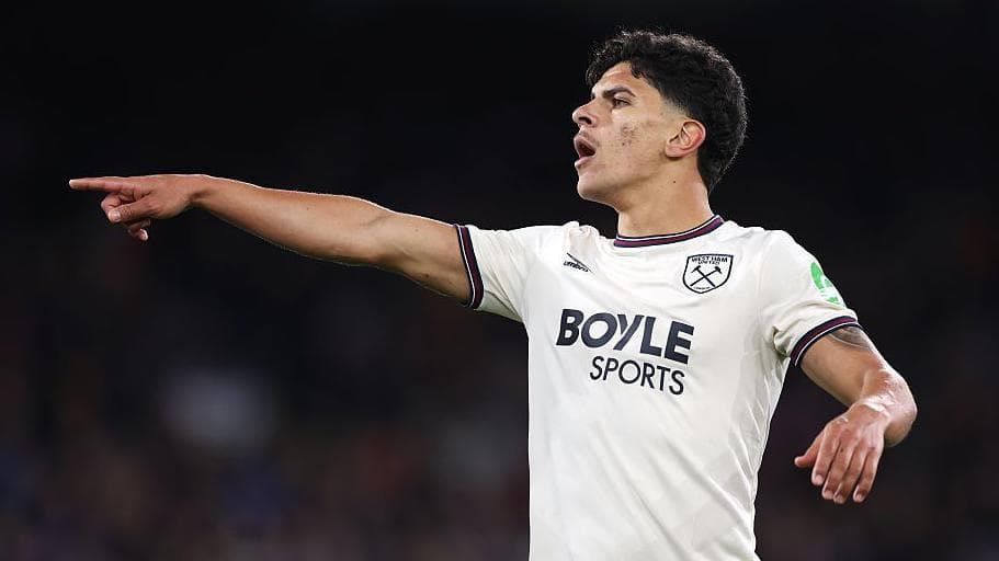 Fernandes leads the way for improving Hammers