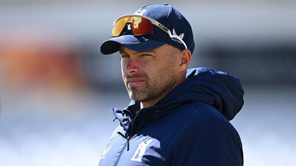 Lintott to leave Warwickshire at end of season