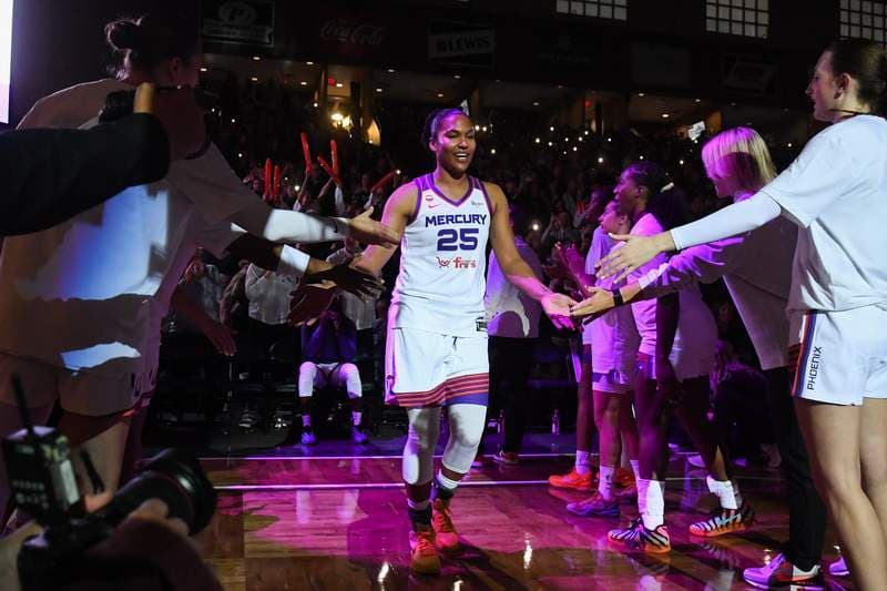 South Dakota crowd turns Phoenix Mercury’s preseason game into something bigger