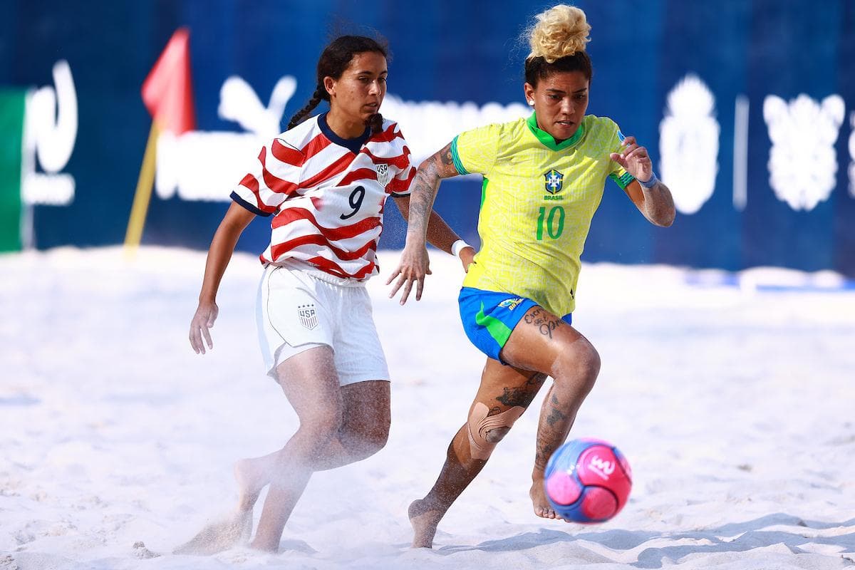 Women's beach soccer team beaten by the US in Acapulco Cup opener