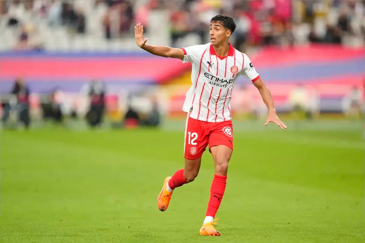 Vitor Reis reveals ongoing contact with Manchester City’s Hugo Viana