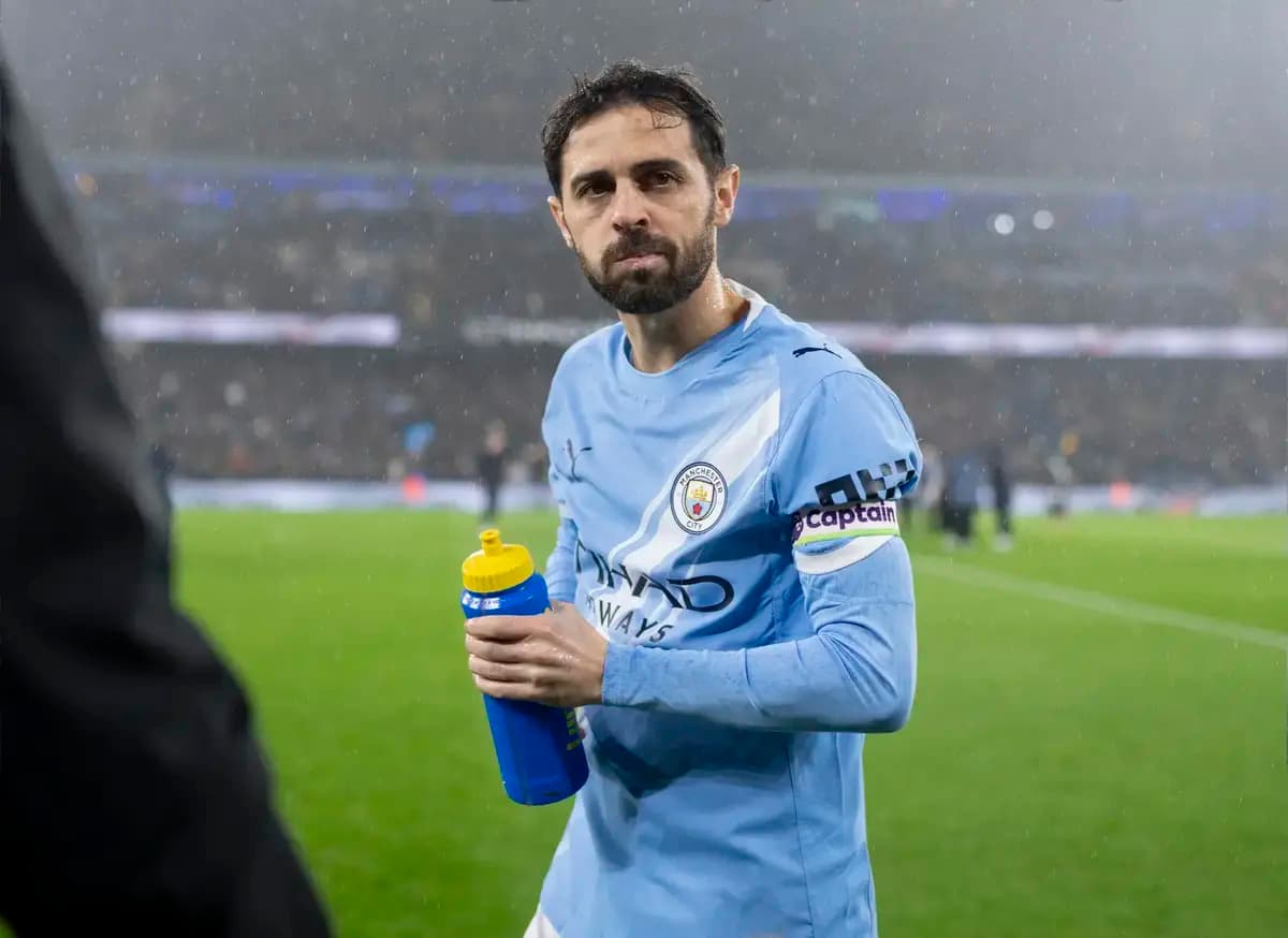 From Brazil: Arsenal and Barcelona battling to sign Manchester City star on free transfer