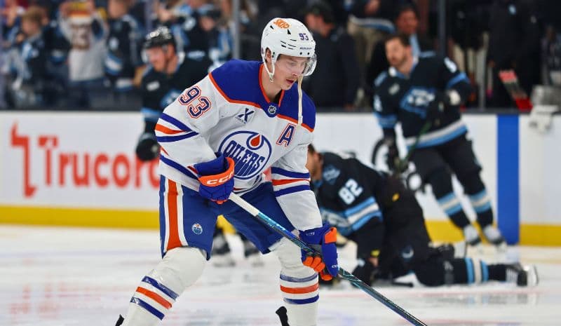 Canucks vs Oilers Prediction, Picks & Odds for Tonight’s NHL Game