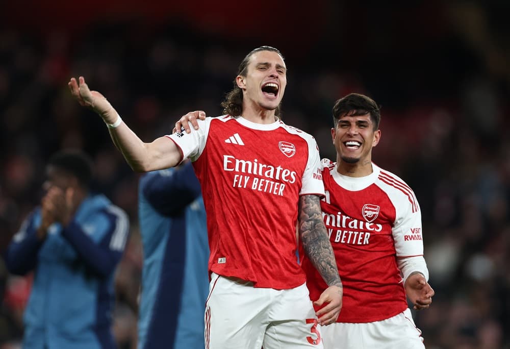 Arsenal star praises fans for ‘unbelievable atmosphere’