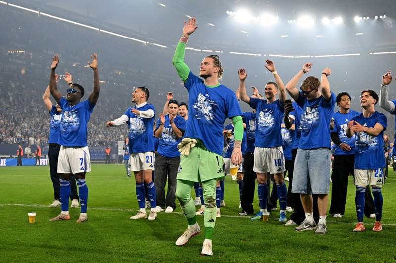 Schalke promotion party leads to traffic and tram standstill