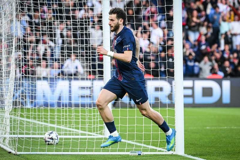 Leaders PSG back on track with 3-0 win over Nantes